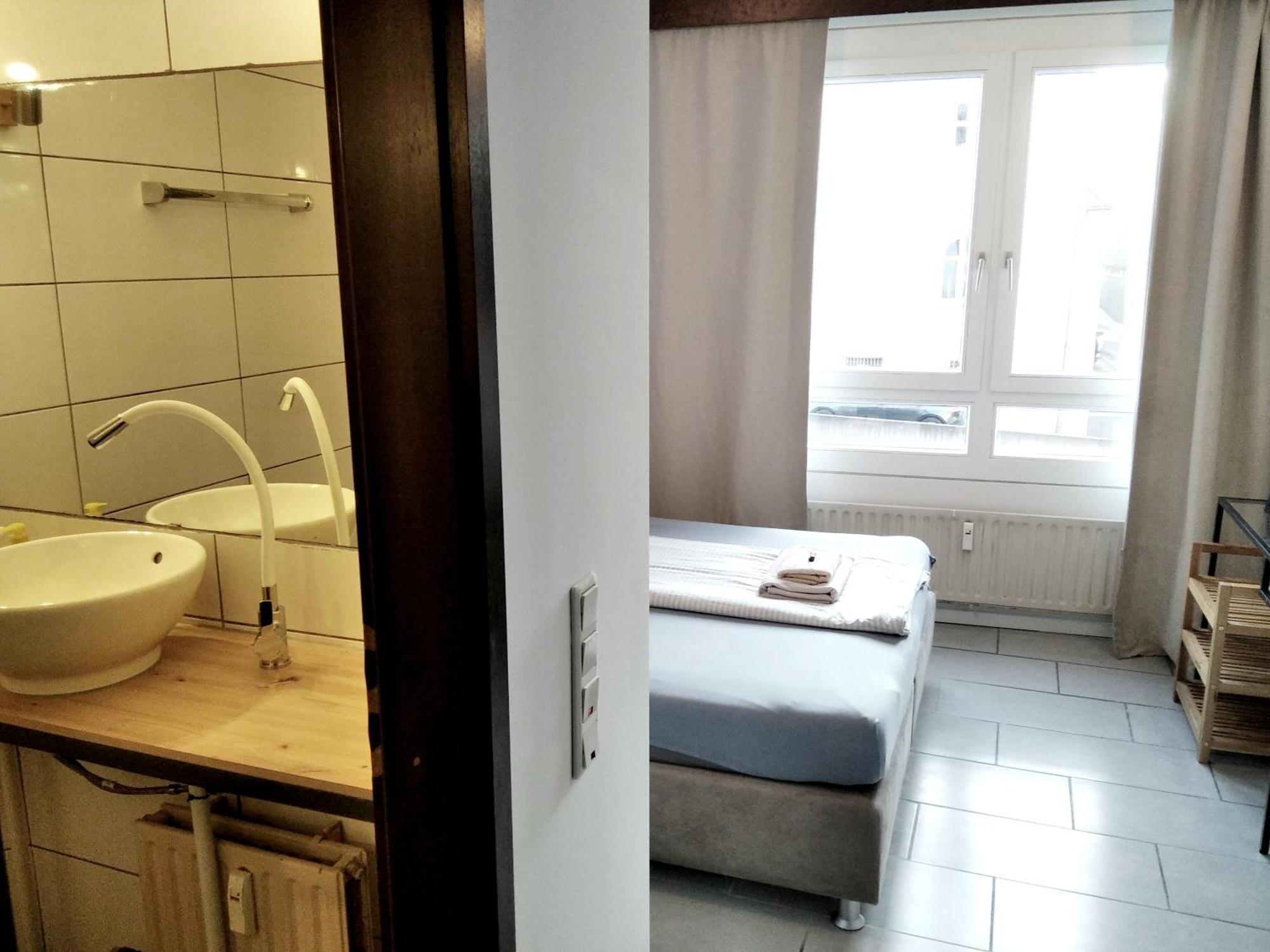Sroom 118 And 119 In Center Ройтлинген Экстерьер фото